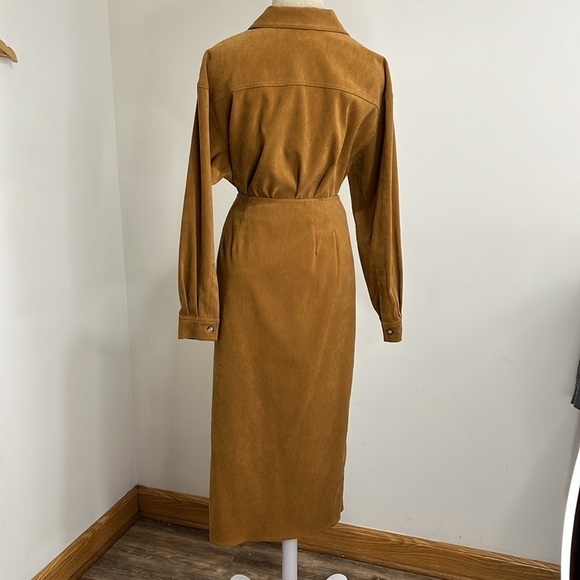 Talbots 2 Piece Matching Set Tan Shirt and Skirt Size 12 Petite - Picture 2 of 15